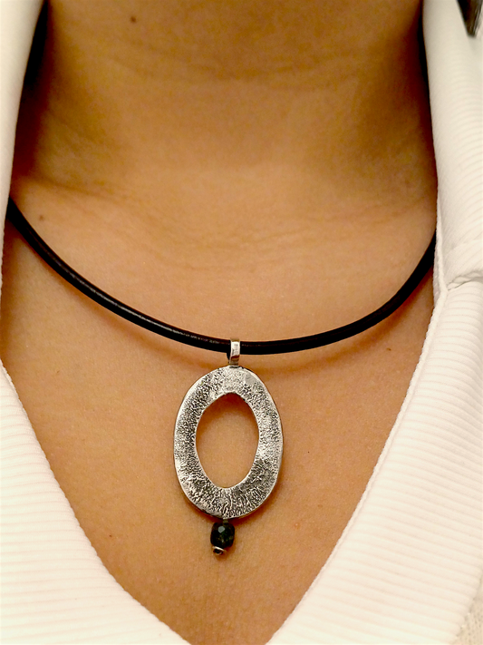 Collar Oval místico